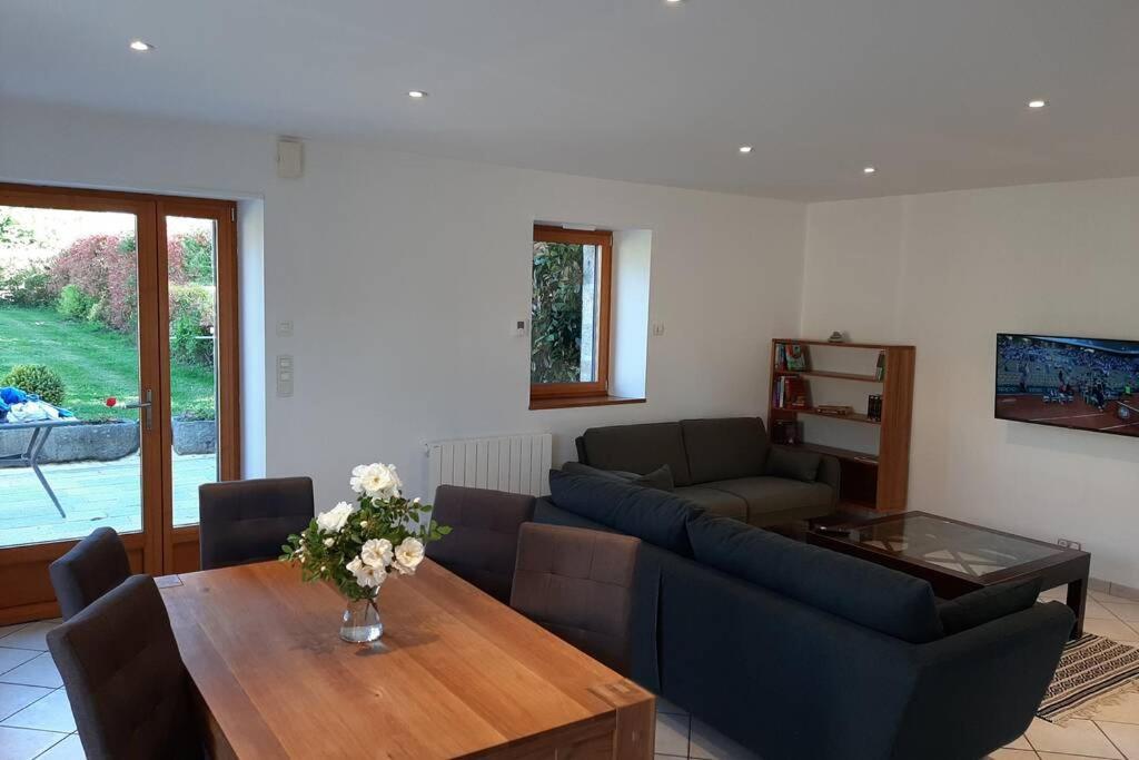 La Maison Bleue Saint-Sauveur-des-Landes Eksteriør bilde