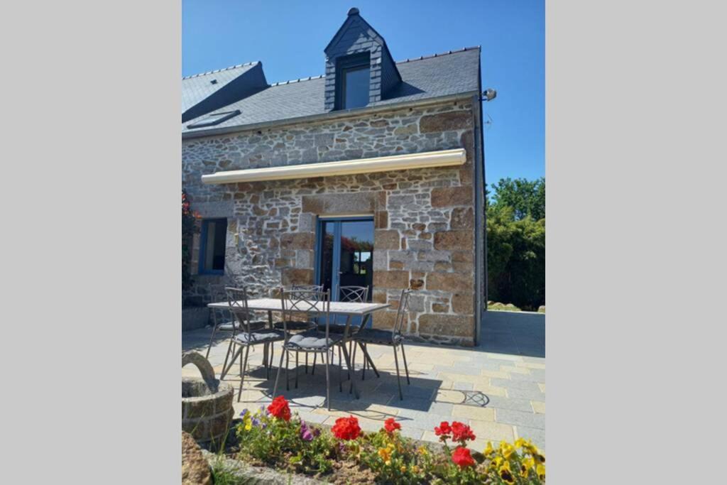 La Maison Bleue Saint-Sauveur-des-Landes Eksteriør bilde