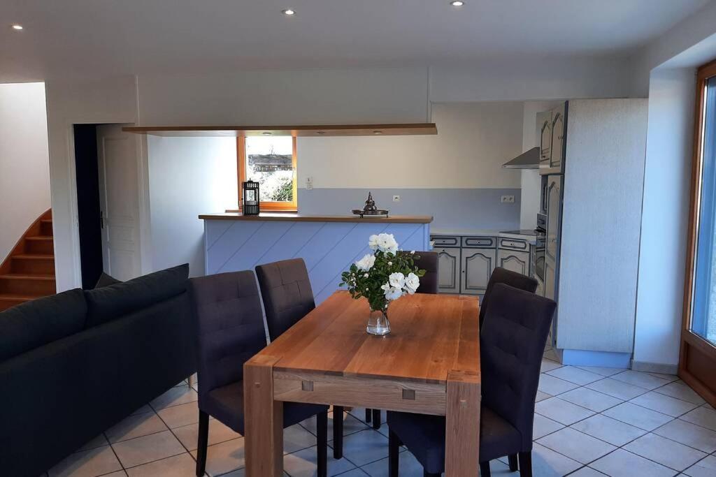 La Maison Bleue Saint-Sauveur-des-Landes Eksteriør bilde